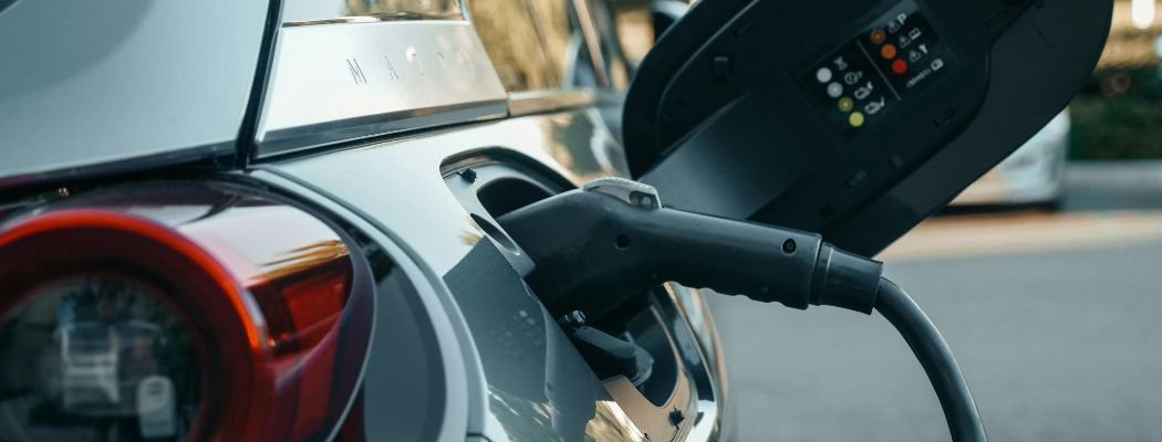 Actualité Jean Lain Occasions labélisée «Comment choisir sa voiture électrique d'occasion ?» du 7 mai 2024